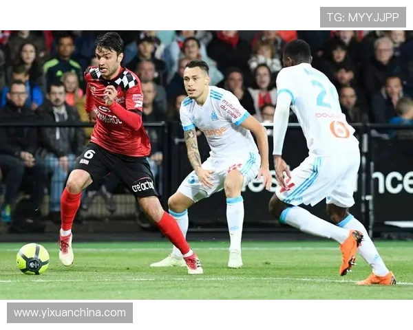 克莱蒙与沙托鲁的激烈对决展现法乙联赛的精彩与悬念