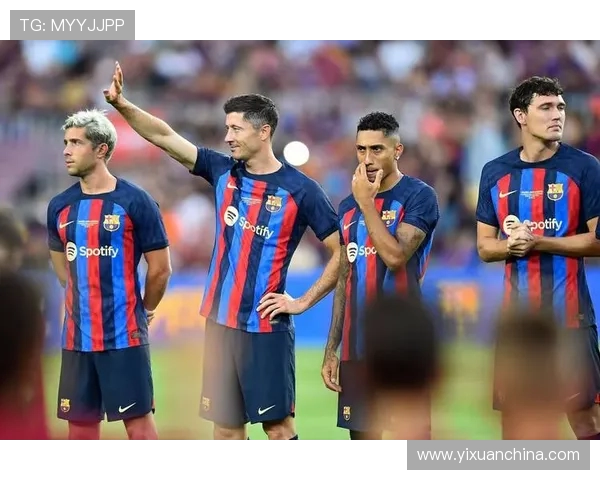 巴萨与巴黎圣日耳曼激战正酣谁将赢得这场巅峰对决