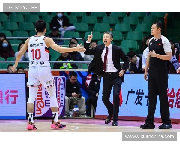 新疆对阵广东CBA直播精彩瞬间全记录球迷热情互动不容错过 新疆对阵广东CBA直播精彩瞬间全记录球迷热情互动不容错过