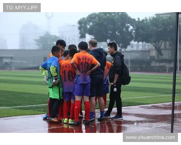 重庆足球队杯赛表现分析与意识提升探讨