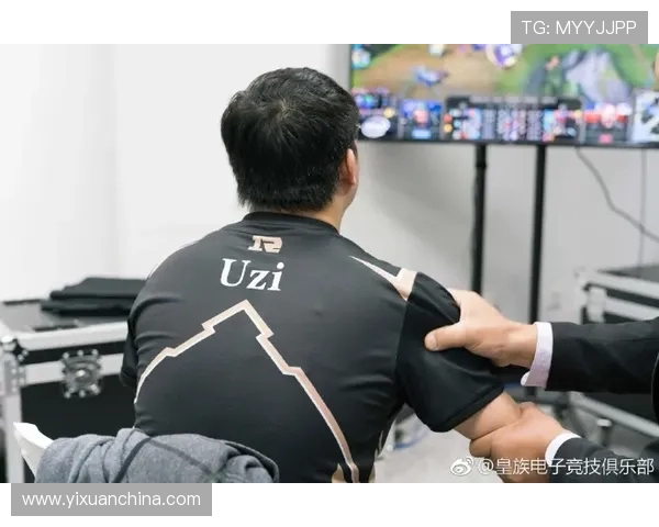 CSGO战术解析RNG战队包夹体系的运用与战术思考